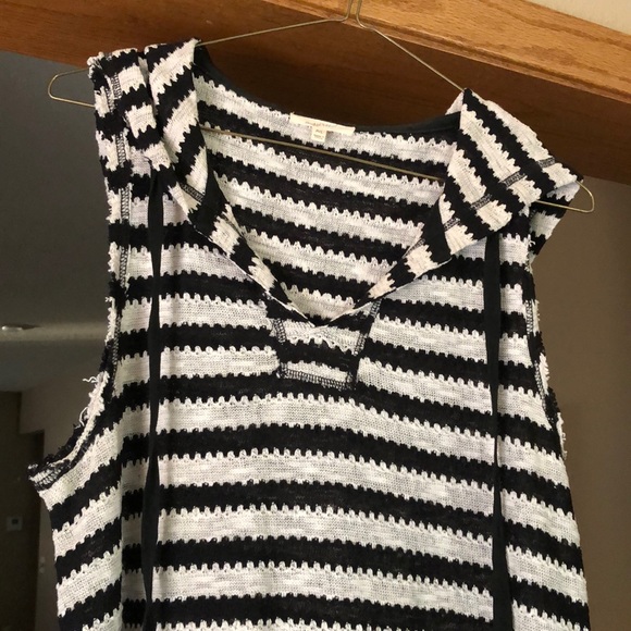 Mystery black n cream sleeveless tunic - Picture 2 of 4